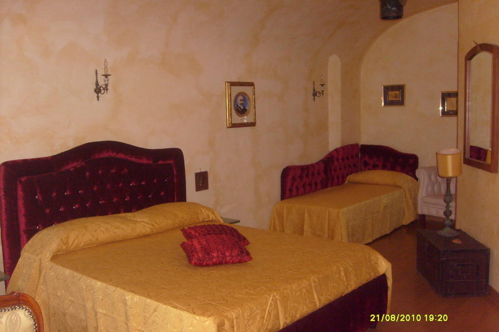 B&B Carolina Plebiscito R. Naples Room photo